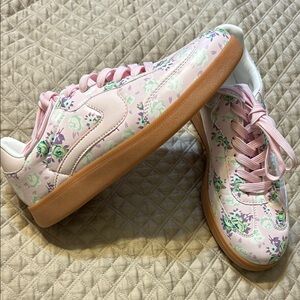 TOP Moda Pink Floral Athletic Shoes New 7